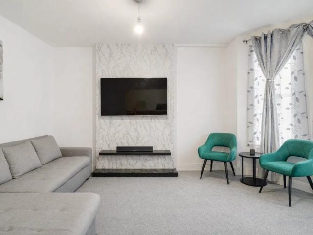 Apartment for rent in London Borough of Croydon, Waddon
