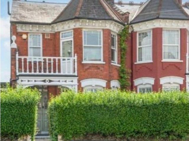 Apartment for rent in Dollis Hill, Greater London