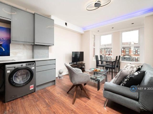 Apartment for rent in Seven Kings, Greater London