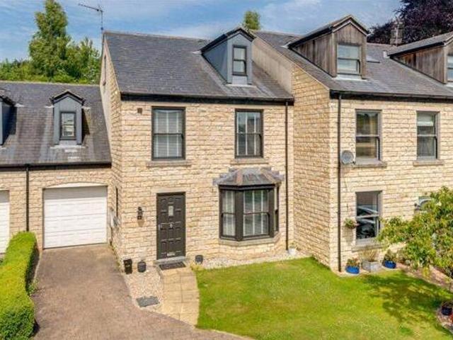 House for sale in Aberford, West Yorkshire