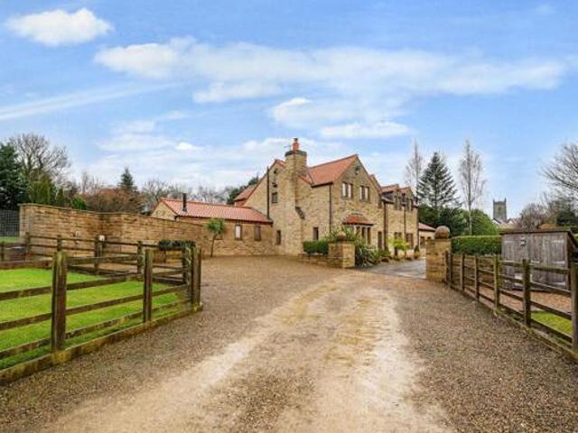 House for sale in Sturton Grange, Garforth
