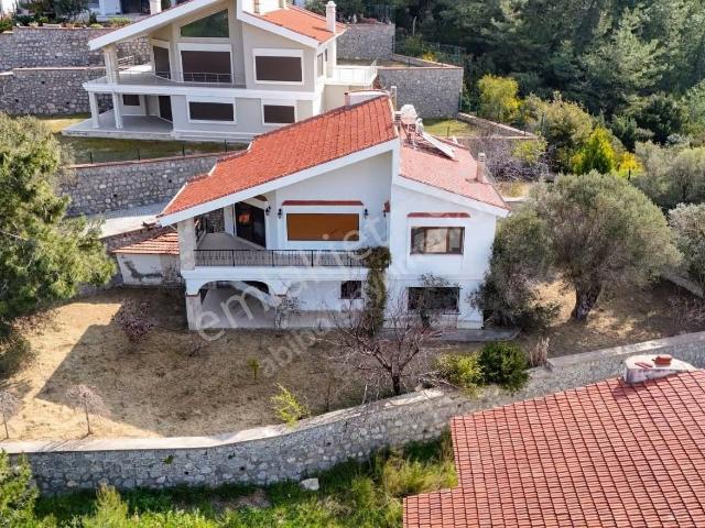 Yenice Mahallesi, Urla içerisinde satılık Villa