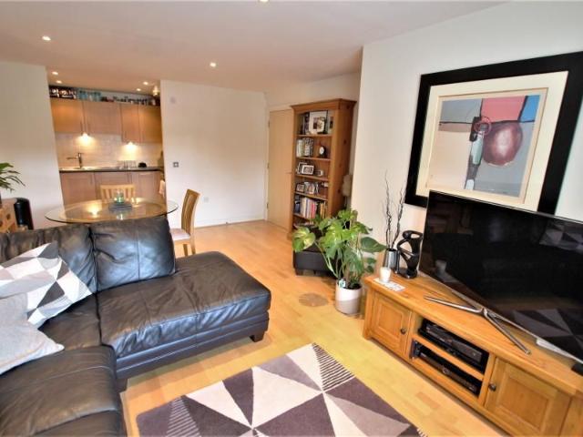 Apartment for rent in Horsell, Woking