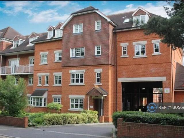 Apartment for rent in Horsell, Woking