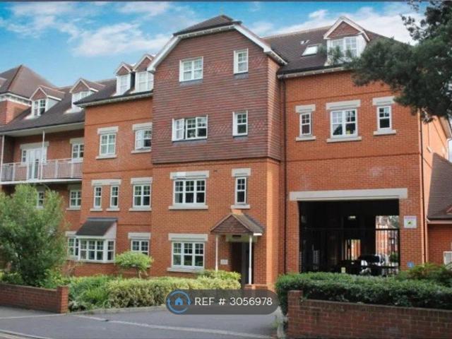 Apartment for rent in Horsell, Woking