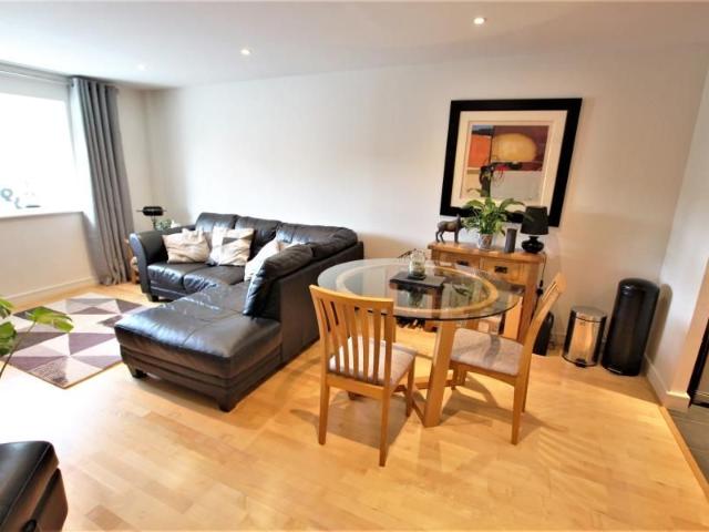 Apartment for rent in Horsell, Woking