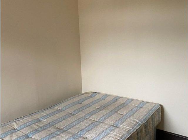 Room for rent in Phippsville, Northampton