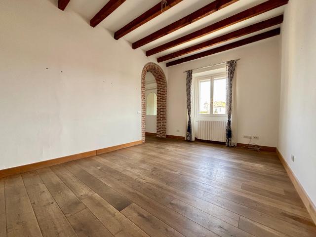 Villa Indipendente in affitto a Villa Iria, Voghera