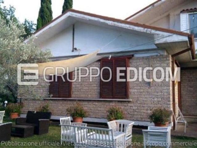 Villa Indipendente in vendita a Terni, Umbria