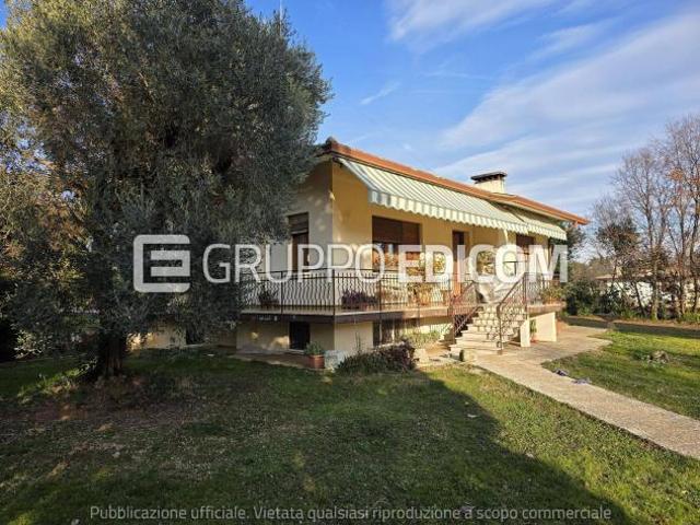 Villa Indipendente in vendita a Volpago Del Montello, Veneto