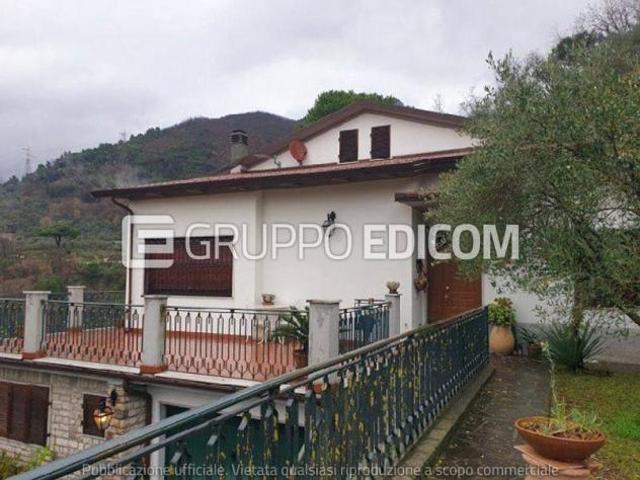 Villa Indipendente in vendita a Codena, Carrara
