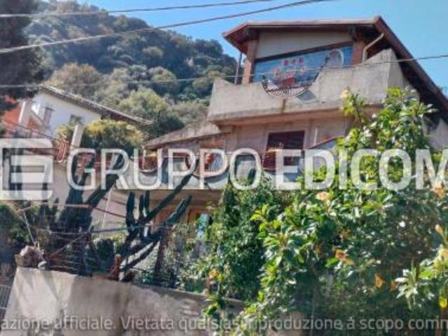 Villa Indipendente in vendita a Giardini Naxos, Sicilia