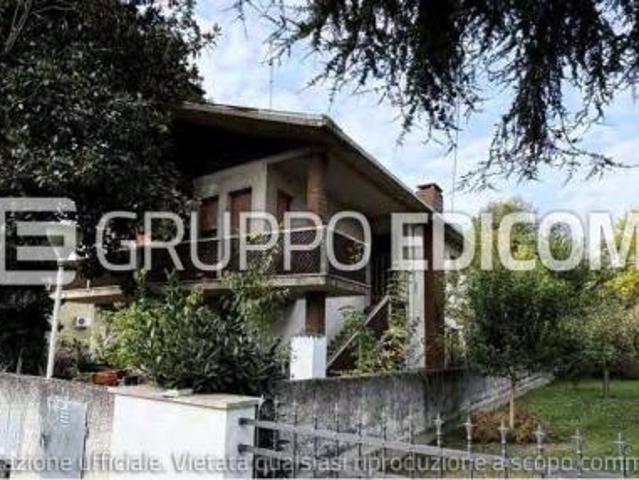 Villa Indipendente in vendita a Unione Terre e Fiumi, Reggio Emilia