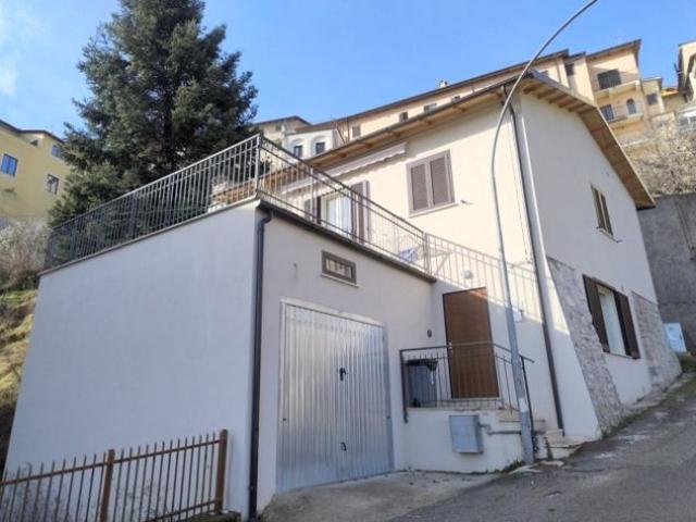 Appartamento in vendita a Cascia, Umbria