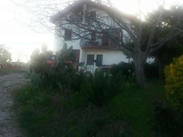 Villa Indipendente in vendita a Montenero di Bisaccia, Molise
