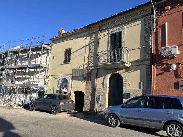 Villa Indipendente in vendita a Pollutri, Abruzzo