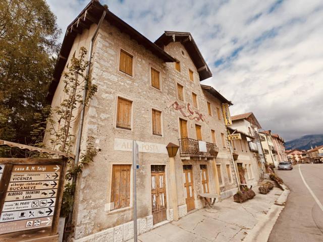 Villa Indipendente in vendita a Tonezza Del Cimone, Veneto