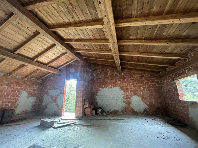 Rustico in vendita a Valle Cannobina, Piemonte