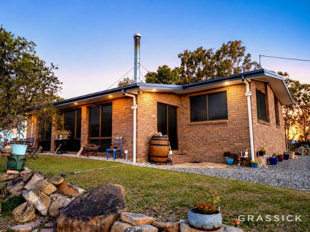 Cottage for sale in Severnlea, Queensland