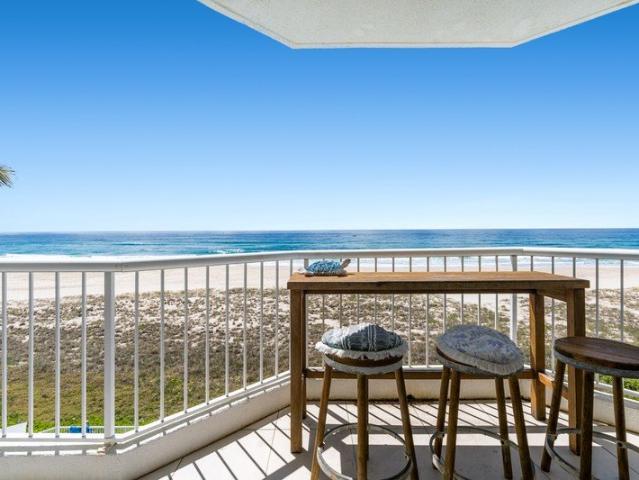 House for sale in Palm Beach, Gold Coast City
