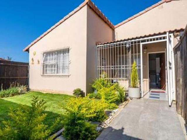 Townhouse for sale in Germiston