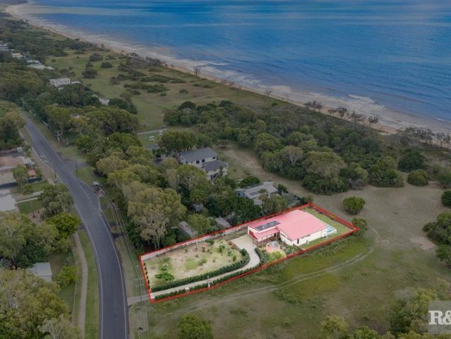 House for sale in Moore Park Beach, Queensland
