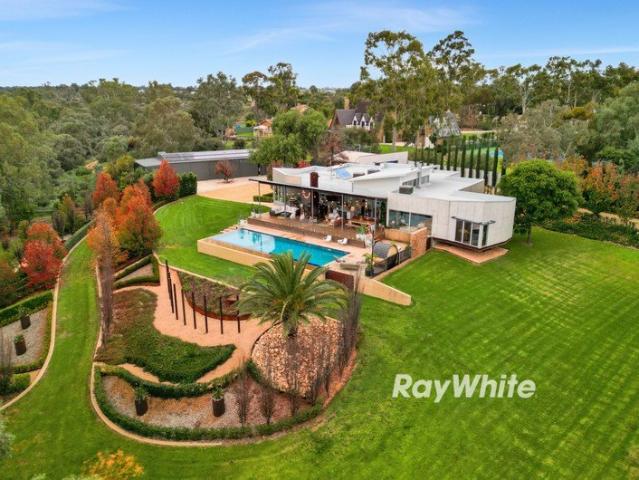 House for sale in Nichols Point, Victoria