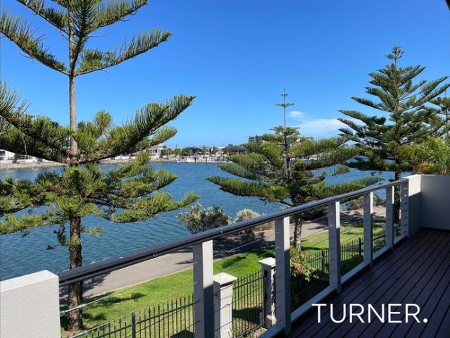 Townhouse for rent in Port Adelaide, Adelaide