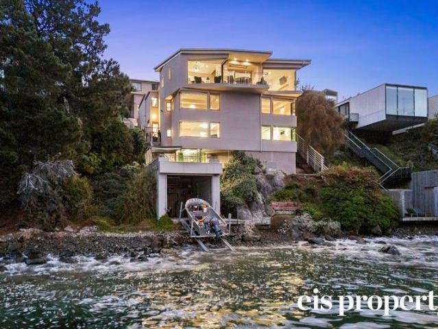 House for sale in Sandy Bay