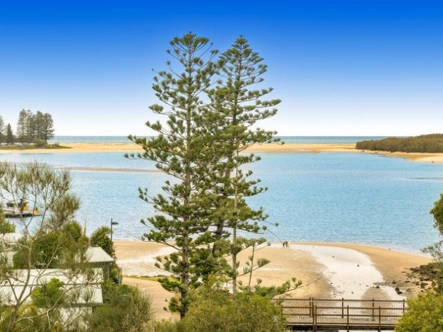 Apartment for sale in Caloundra Golden Beach, Sunshine Coast Regional