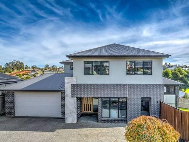 House for rent in Victoria