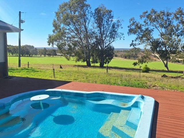 Acreage for sale in Moora, Western Australia