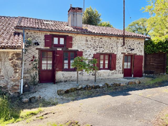 Maison vente à Confolens, Abzac