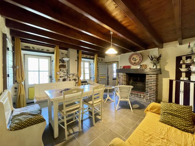 Maison vente à Confolens, Abzac
