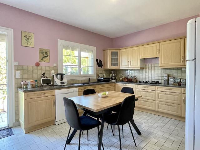 Maison vente à Confolens, Abzac