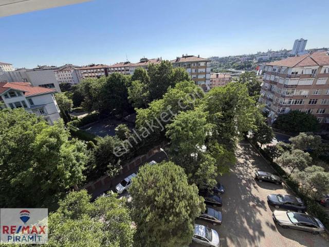 Kadiköy, İstanbul içerisinde kiralık mülk