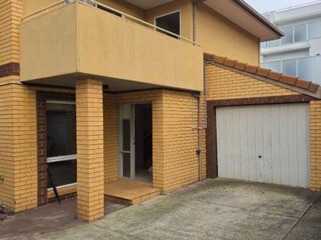 Townhouse for rent in Camerons Creek, Victoria