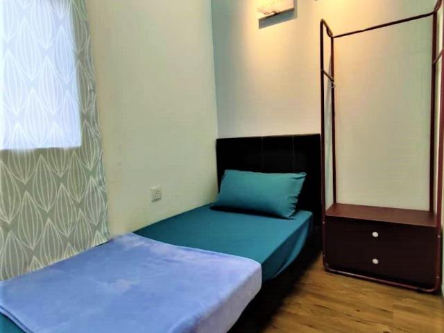 Room for rent in Petaling, Alam Impian