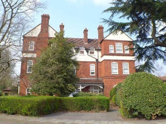 Apartment for rent in Blackfen, Greater London