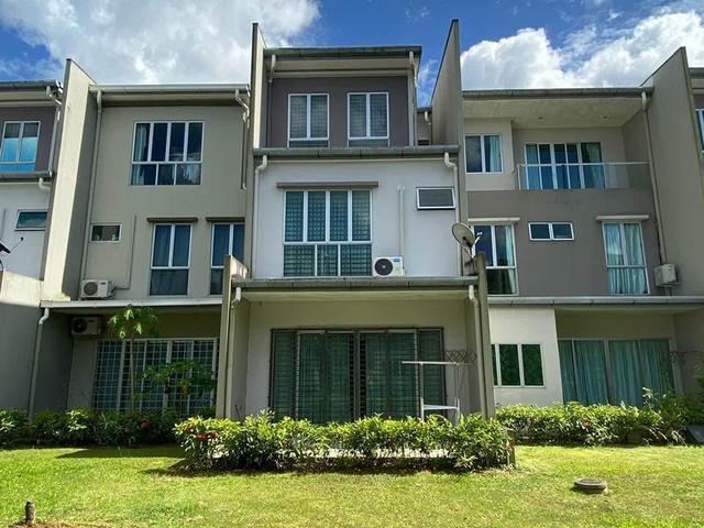 Townhouse for sale in Samarahan, Kota Samarahan