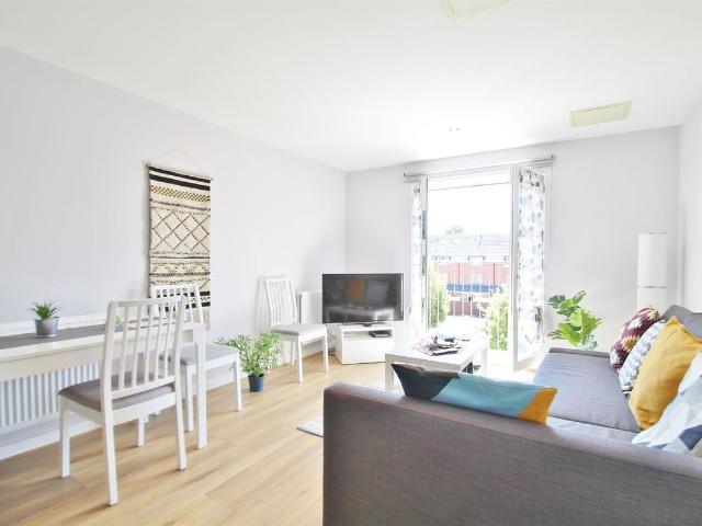 Apartment for rent in London Borough of Hounslow, Spring Grove