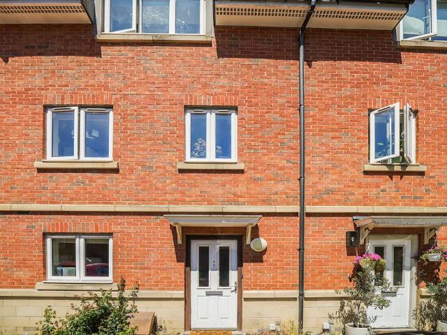House for rent in London Borough of Hounslow, Spring Grove