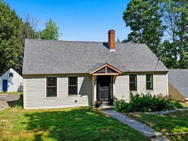 House for sale in New Ipswich Center, New Ipswich