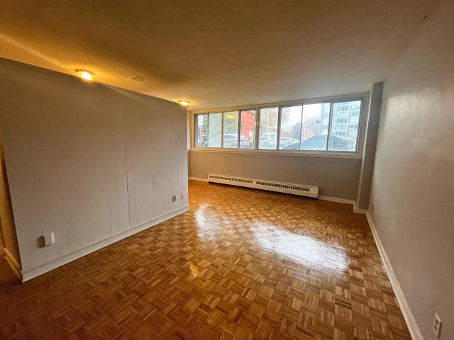 Apartment for rent in Centretown, Mulhurst Bay