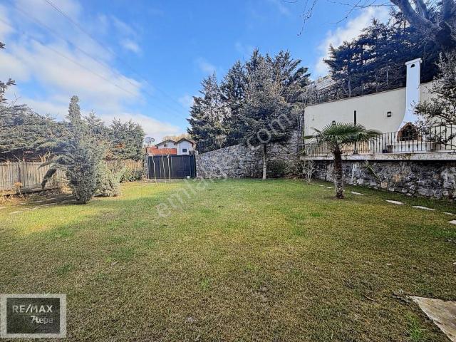 Beykoz, Acarlar Mahallesi içerisinde satılık Villa