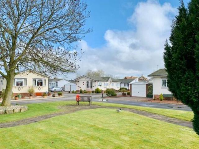 House for sale in High Field, York