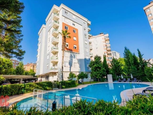 Antalya, Muratpaşa içerisinde satılık mülk