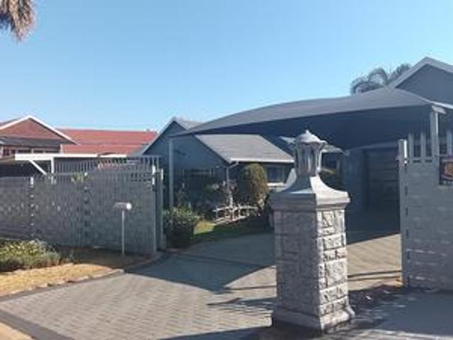 House for sale in Mohlakeng, Gauteng