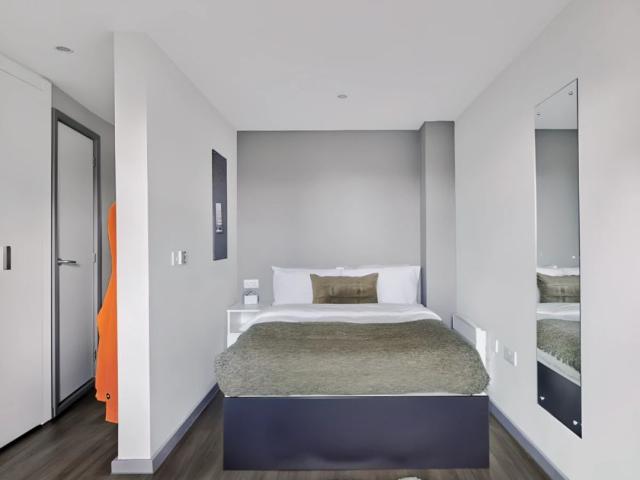 Studio for rent in West Midlands