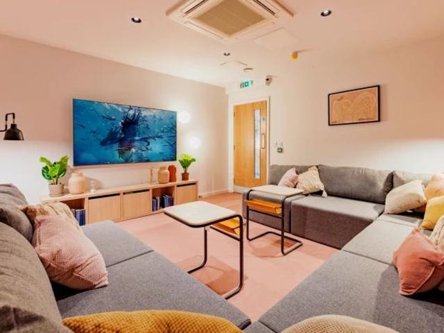 Studio for rent in St Ann's, Haddon